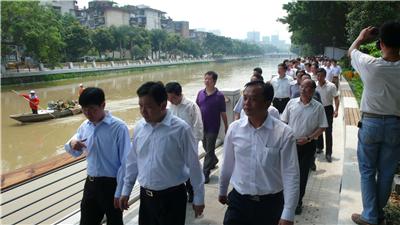 時(shí)任福建省委常委、福州市市委書記楊岳和市長(zhǎng)楊益民視察我司內(nèi)河綜合整治景觀工程